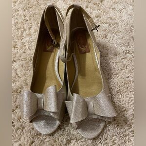 Joyfolie gold heels size 5y new